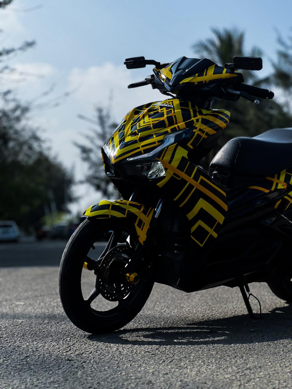 Yellow Stripes